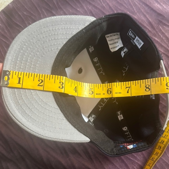 New Era Black and Gray Snapback Hat - Picture 7 of 7